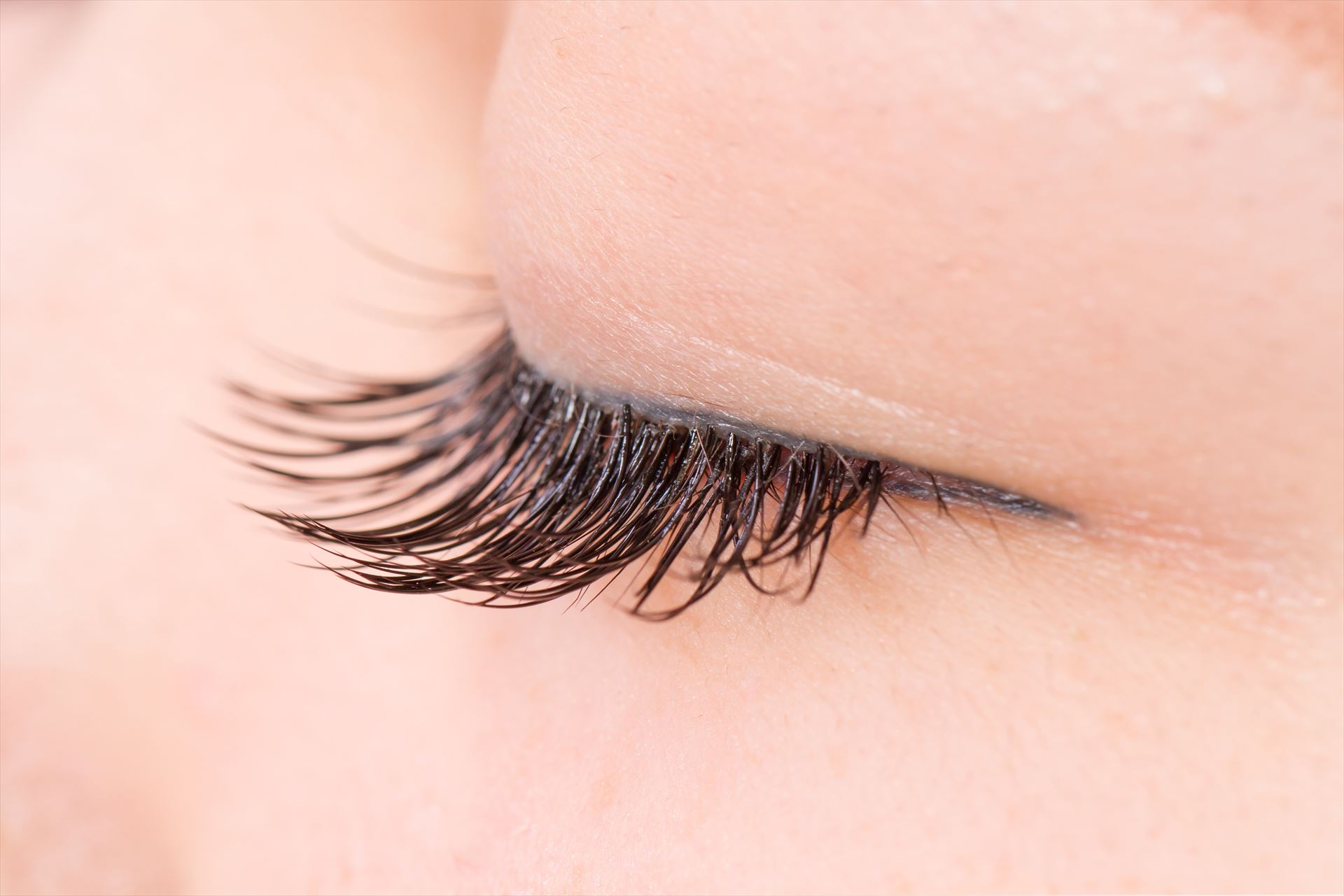 フラットラッシュを対応 | 三重県松阪市のまつ毛パーマならeyelash salon chou*chou